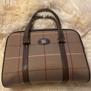 EUC, Authentic Burberrys Boston Bag